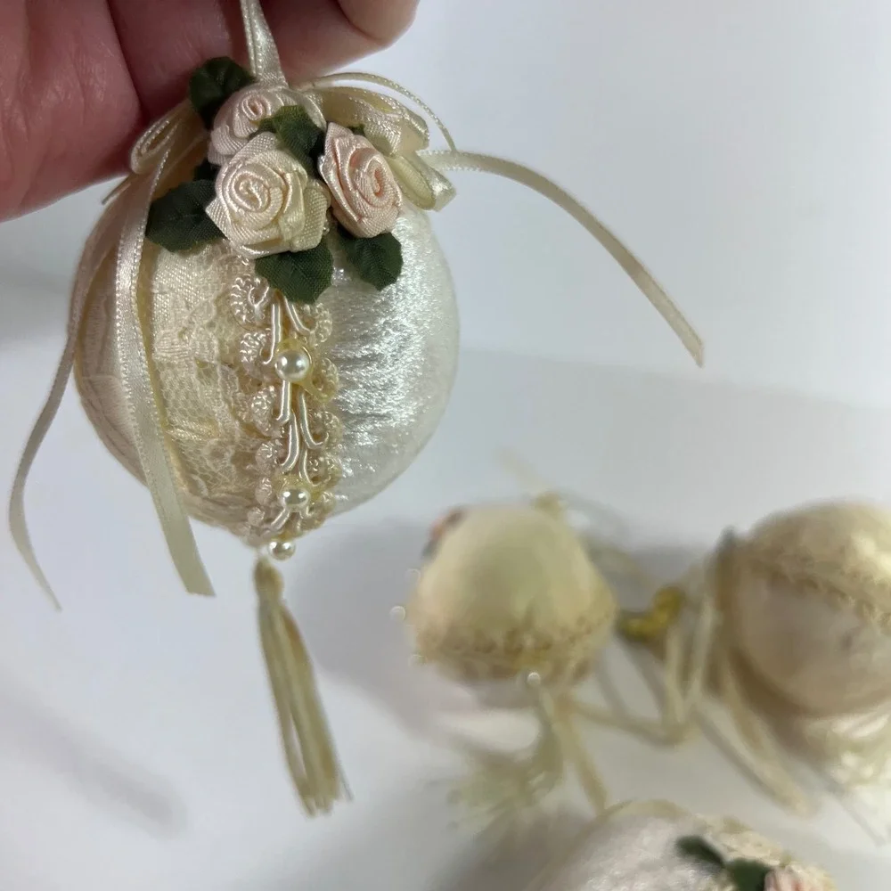 6 - Vintage 1989 Kurt Adler Victorian Style Christmas Ornament 3